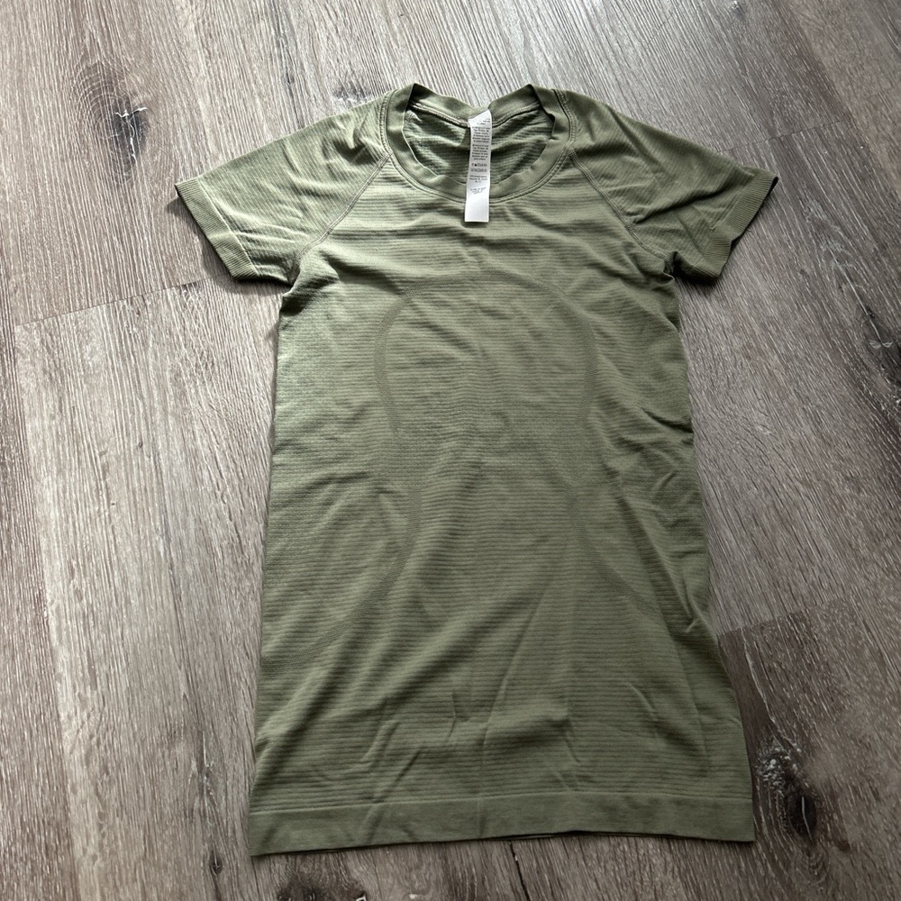 Lululemon Athletica Sage Green Short Sleeve Tee